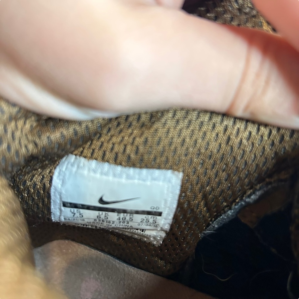 Nike Men's Sb Dunk Hi Military Brown / Black High-Top Skateboarding Shoe - Picture 11 of 13